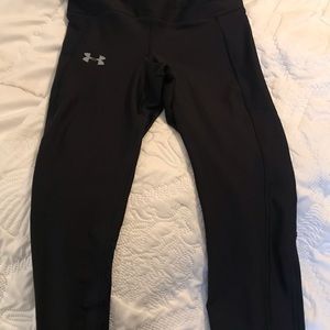 Underarmour Women’s compression leggings size M
